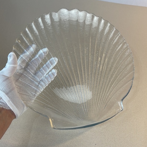 Arcoroc French Glass Sea Shell Serving Platter. - Picture 2 of 10